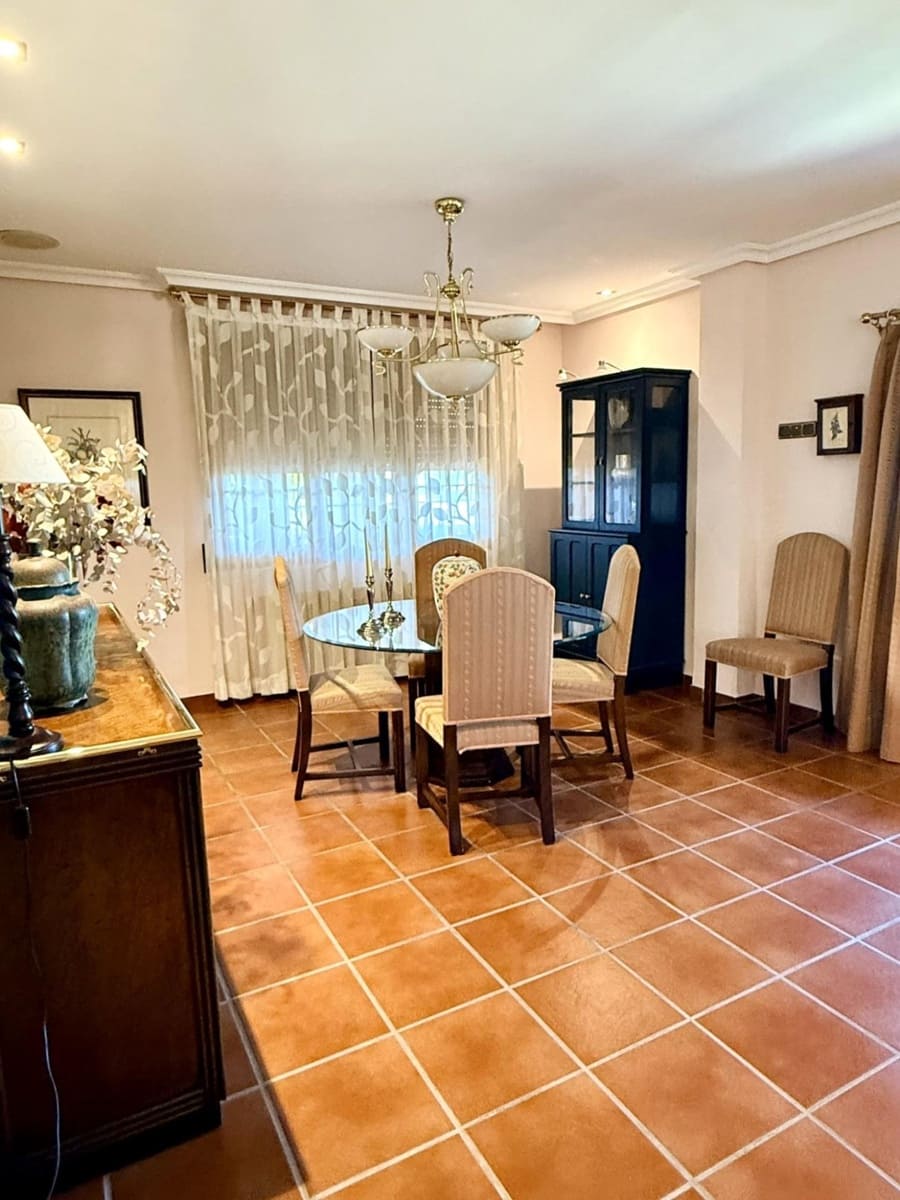 4 bedroom Villa for sale in Cocentaina with pool garage - € 695,000 (Ref: 9913274)