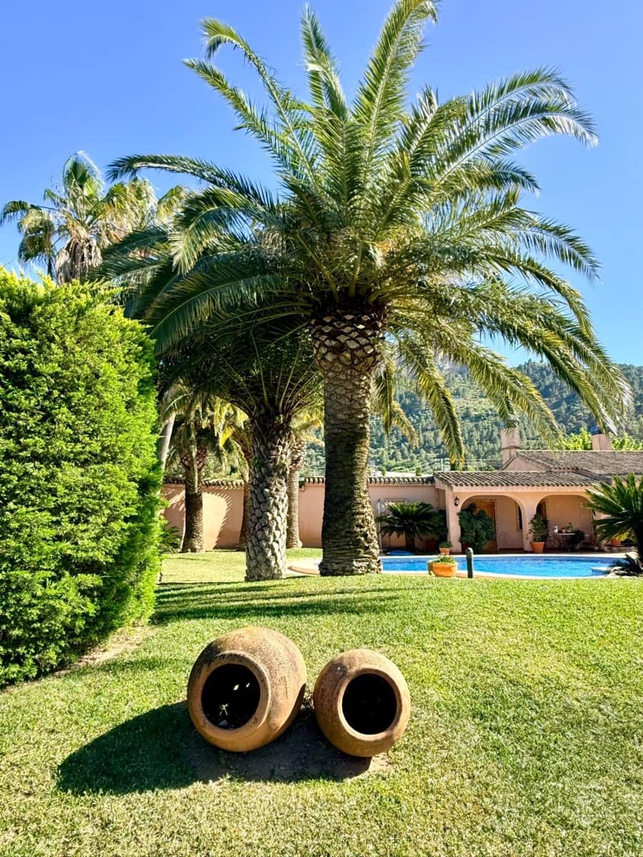 4 bedroom Villa for sale in Cocentaina with pool garage - € 695,000 (Ref: 9913274)