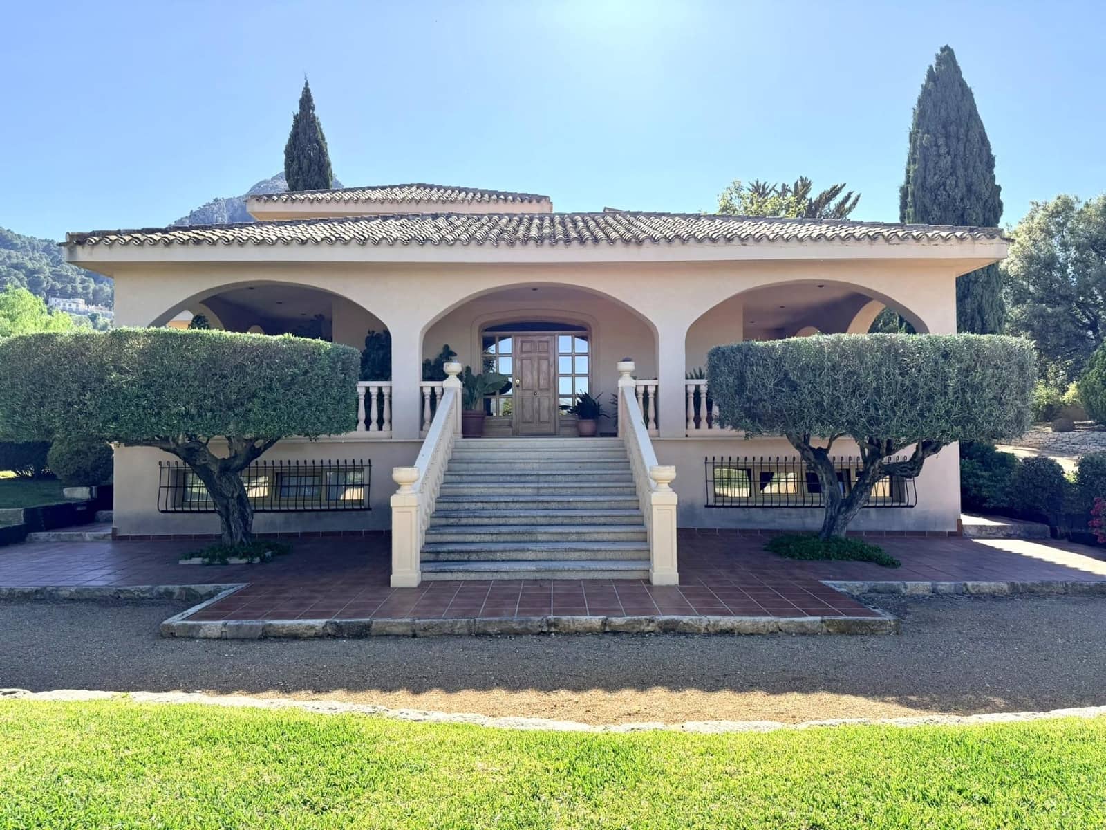 4 bedroom Villa for sale in Cocentaina with pool garage - € 695,000 (Ref: 9913274)