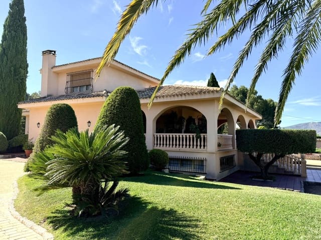 4 soverom Villa til salgs i Cocentaina med svømmebasseng garasje - € 695 000 (Ref: 9913274)