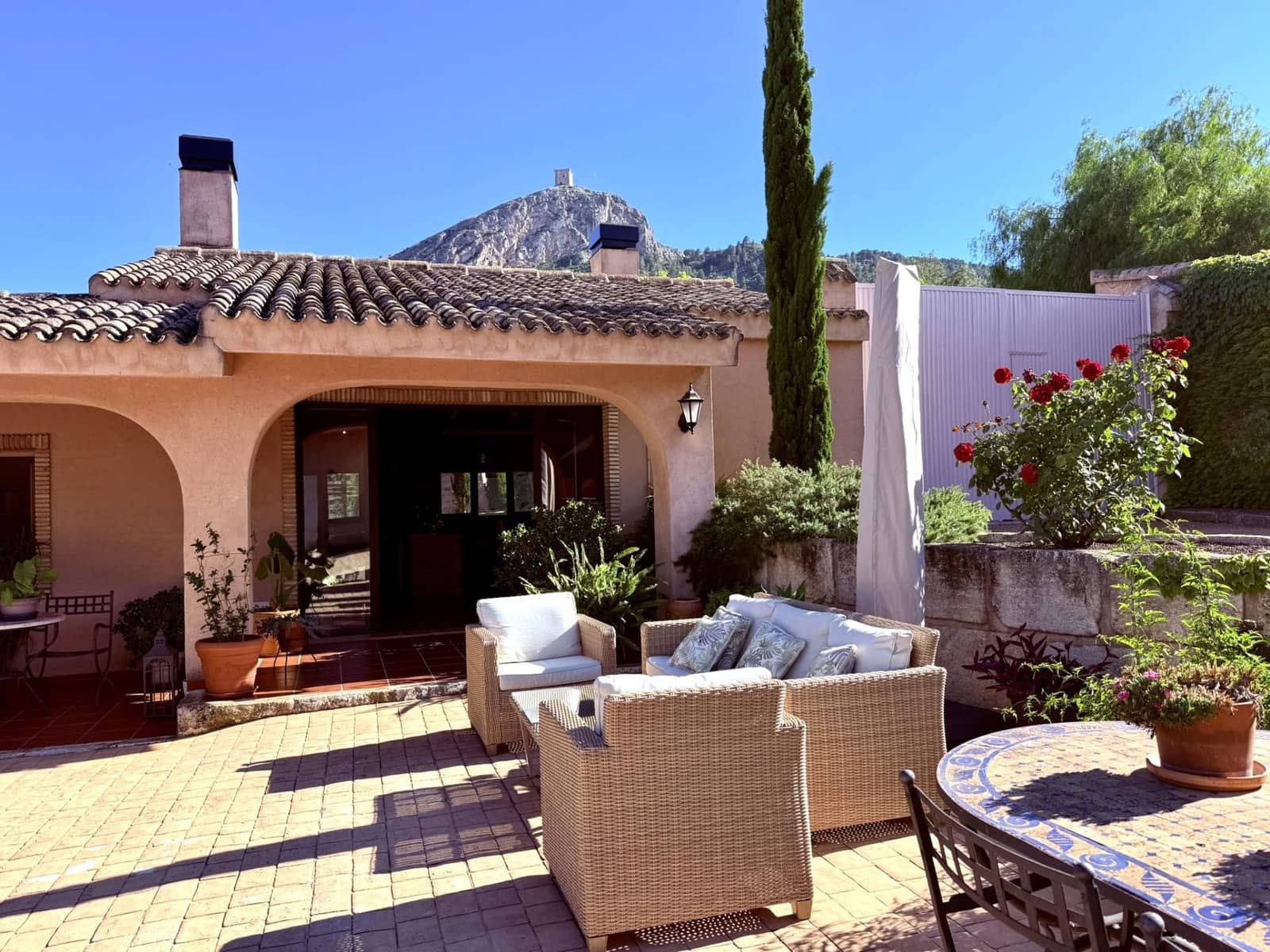 4 bedroom Villa for sale in Cocentaina with pool garage - € 695,000 (Ref: 9913274)