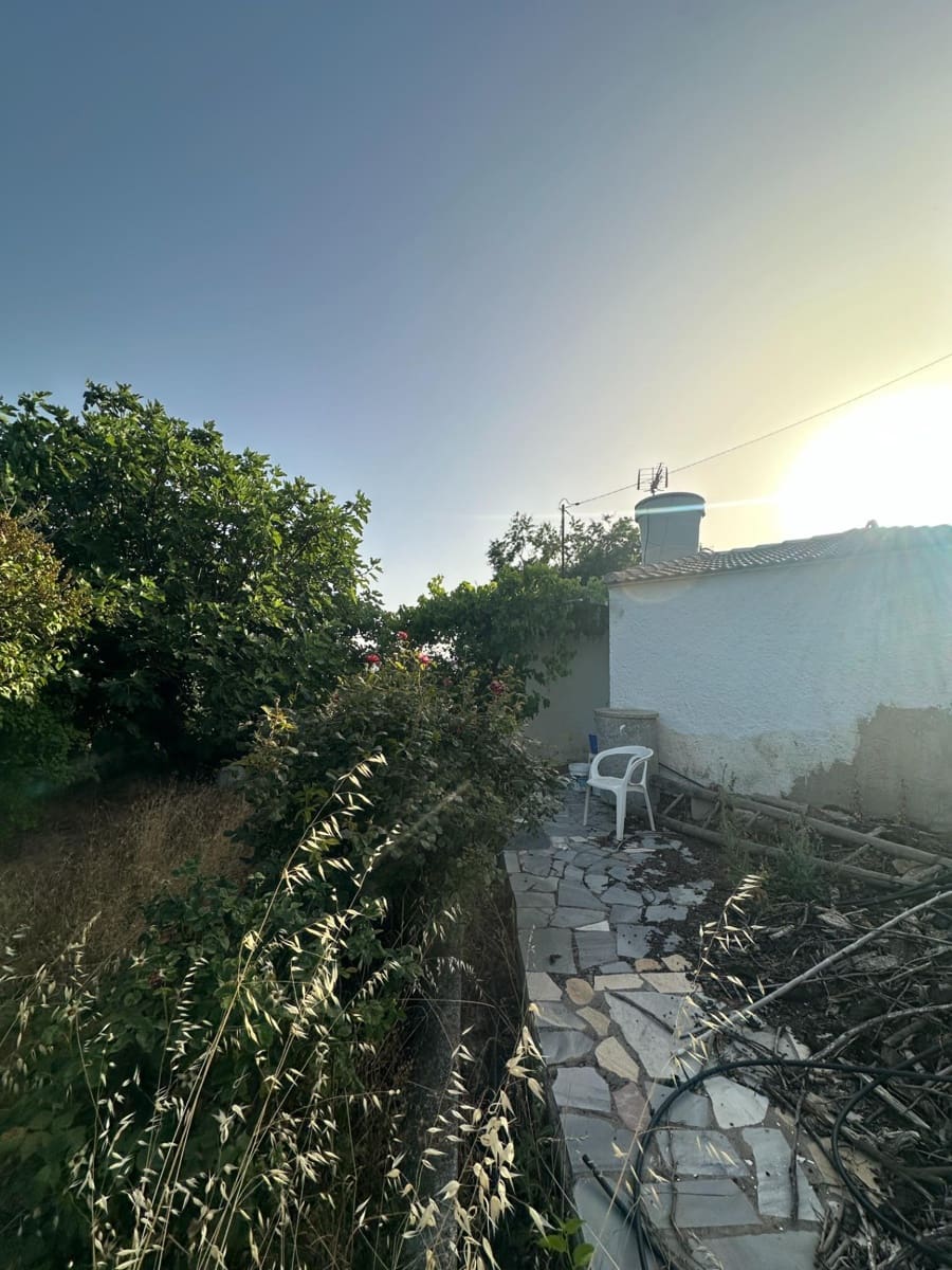 2 bedroom Finca/Country House for sale in Somontin with garage - € 78,000 (Ref: 9920543)