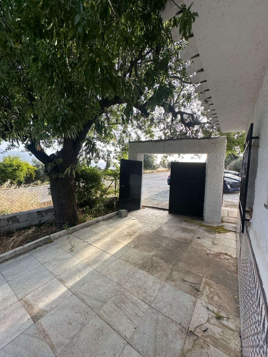2 bedroom Finca/Country House for sale in Somontin with garage - € 78,000 (Ref: 9920543)