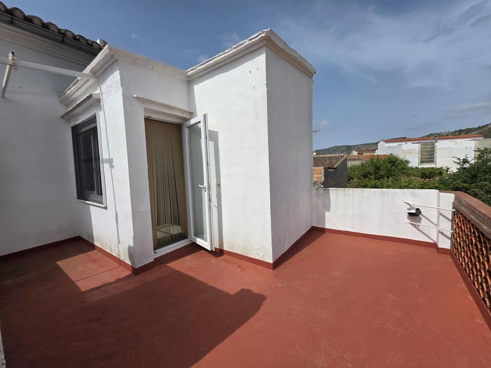 6 bedroom Townhouse for sale in Vall de Gallinera with garage - € 445,000 (Ref: 9927520)