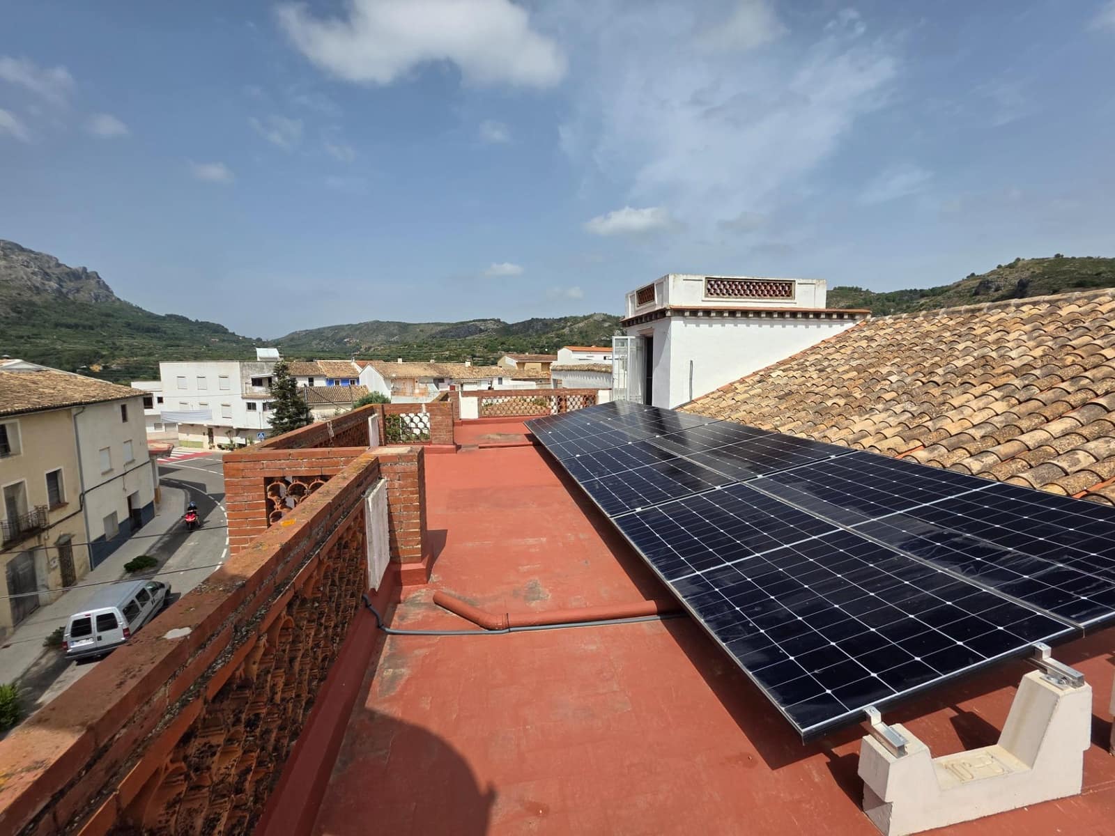 6 bedroom Townhouse for sale in Vall de Gallinera with garage - € 445,000 (Ref: 9927520)