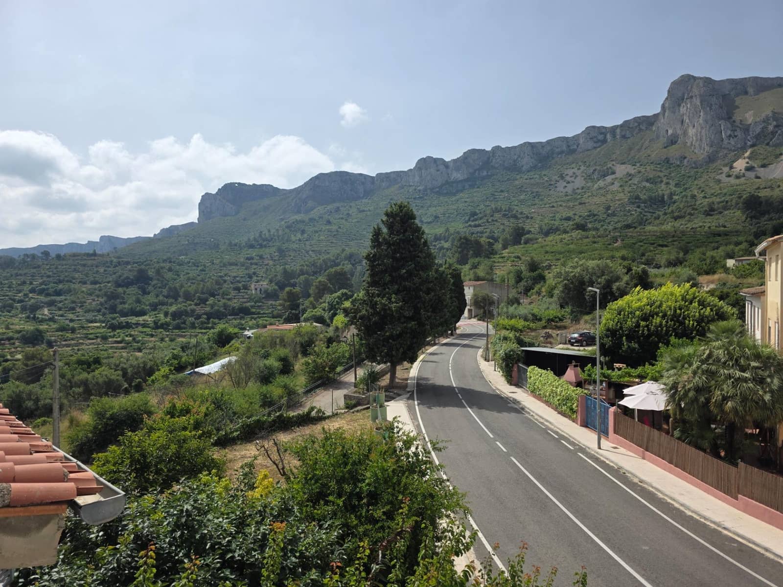 6 bedroom Townhouse for sale in Vall de Gallinera with garage - € 445,000 (Ref: 9927520)