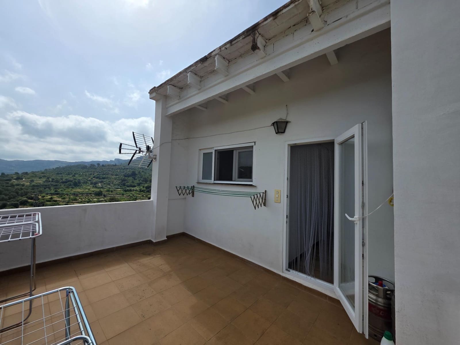 6 bedroom Townhouse for sale in Vall de Gallinera with garage - € 445,000 (Ref: 9927520)