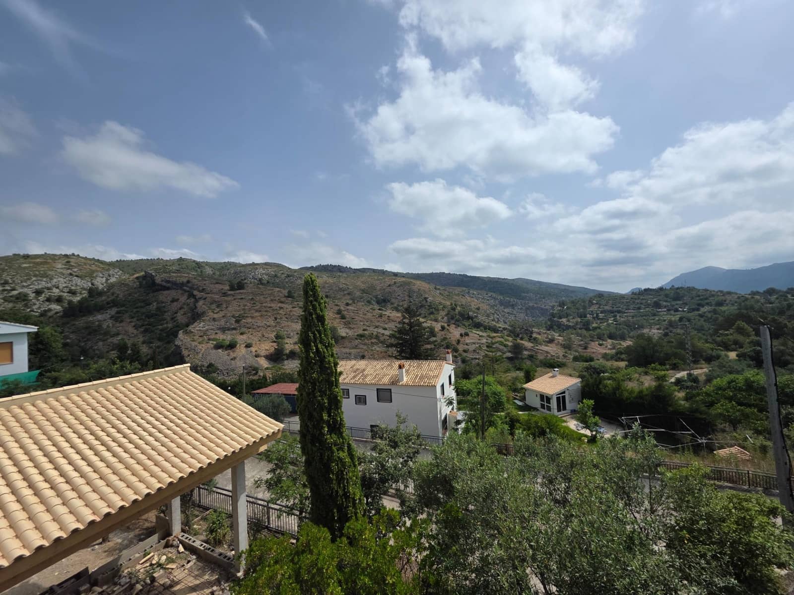6 bedroom Townhouse for sale in Vall de Gallinera with garage - € 445,000 (Ref: 9927520)