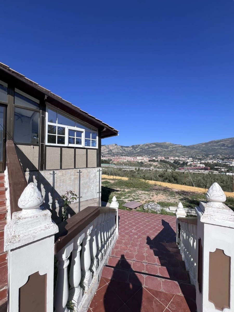 4 slaapkamer Villa te koop in Cocentaina met garage - € 199.000 (Ref: 9934305)