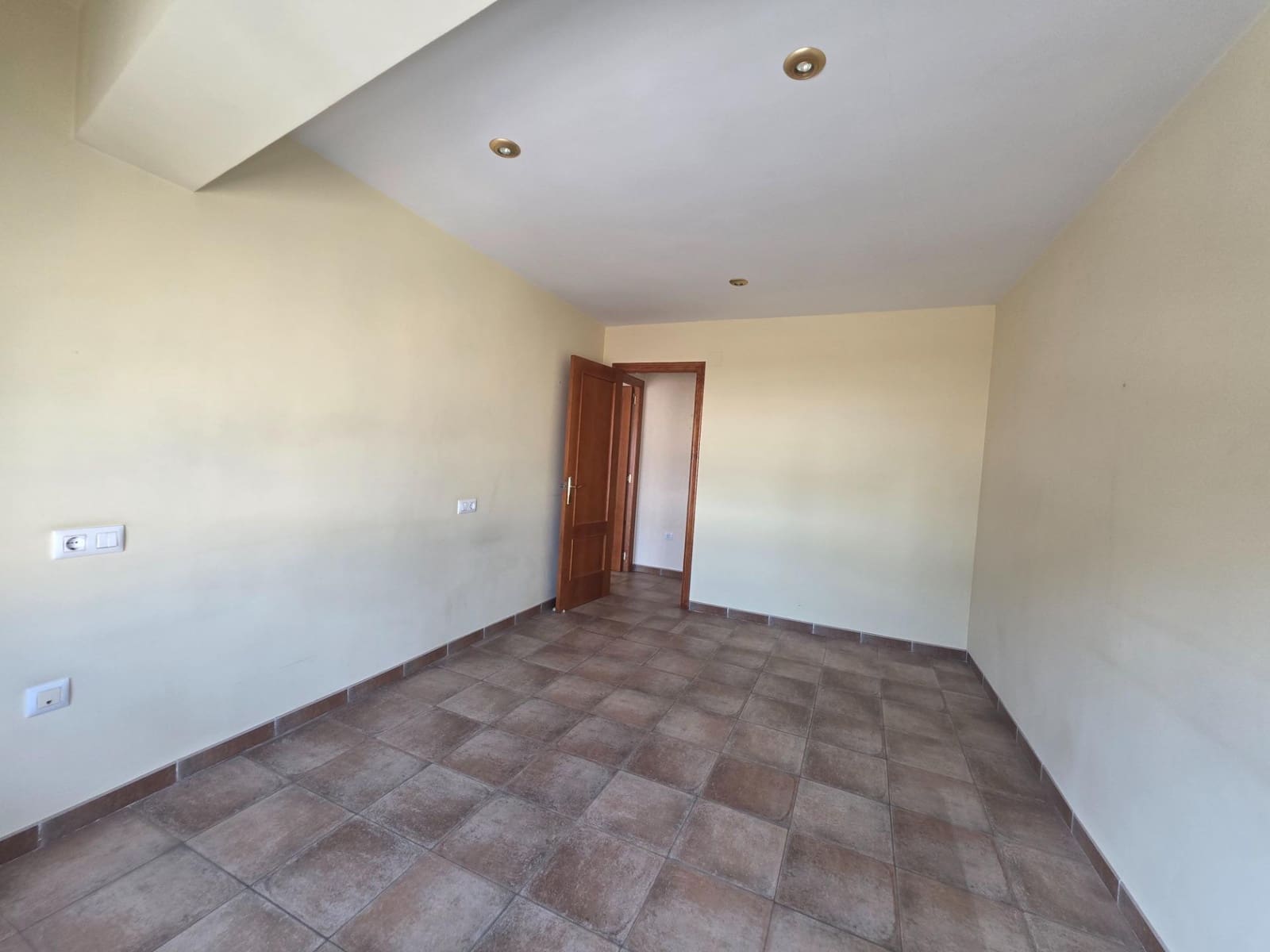 3 soverom Leilighet til salgs i Cocentaina - € 100 000 (Ref: 9985073)
