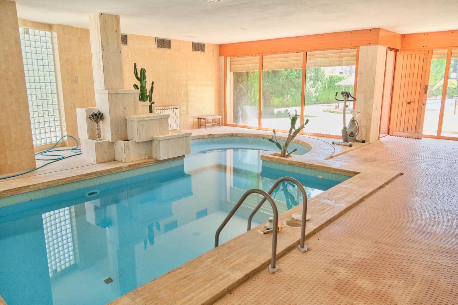 Chalet de 8 habitaciones en Muro de Alcoy en venta con piscina garaje - 1.950.000 € (Ref: 9986961)