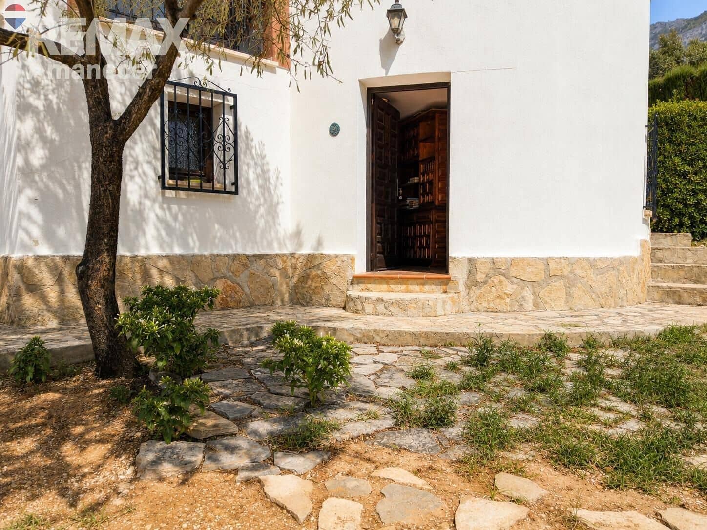 3 bedroom Villa for sale in Denia with garage - € 500,000 (Ref: 10030622)