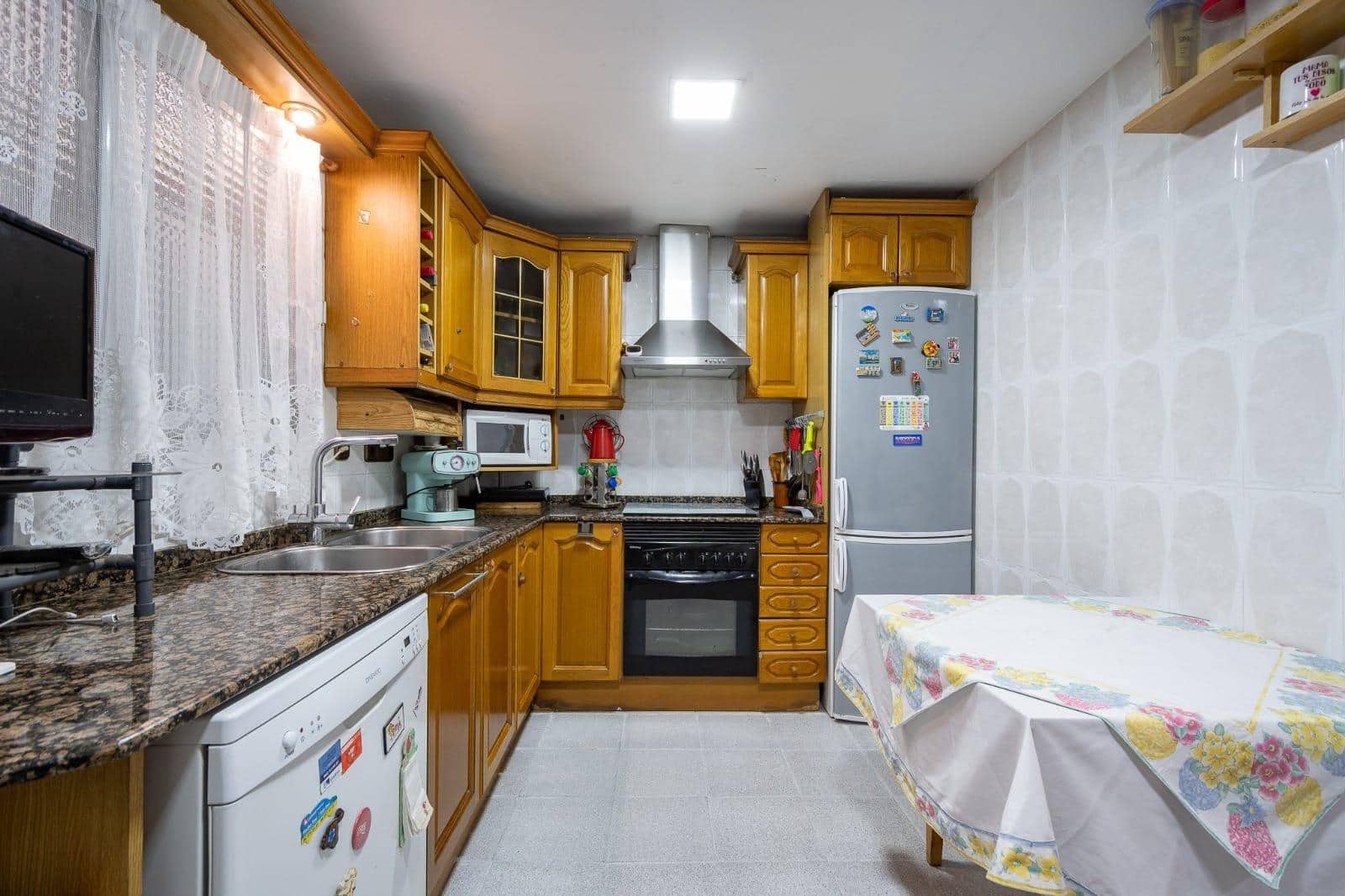 4 soveværelse Lejlighed til salg i Valencia by - € 185.000 (Ref: 10030624)