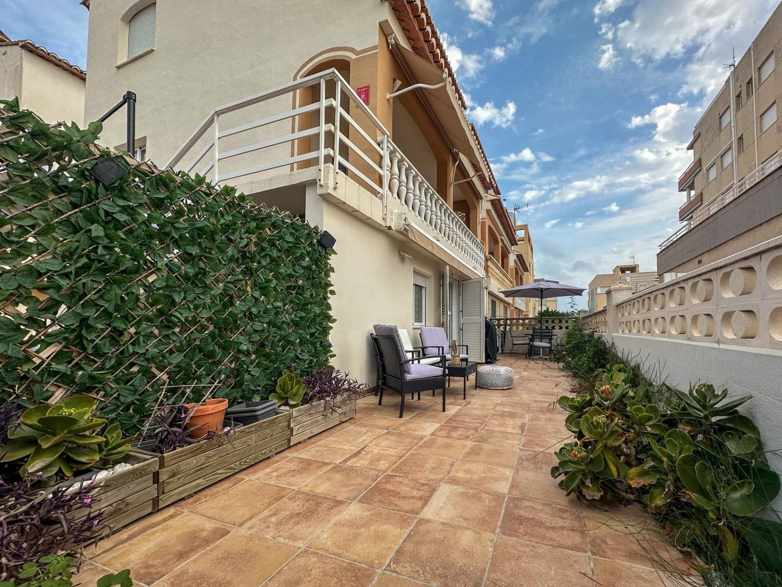3 sypialnia Dom szeregowy na sprzedaż w Oliva - 375 000 € (Ref: 10139758)