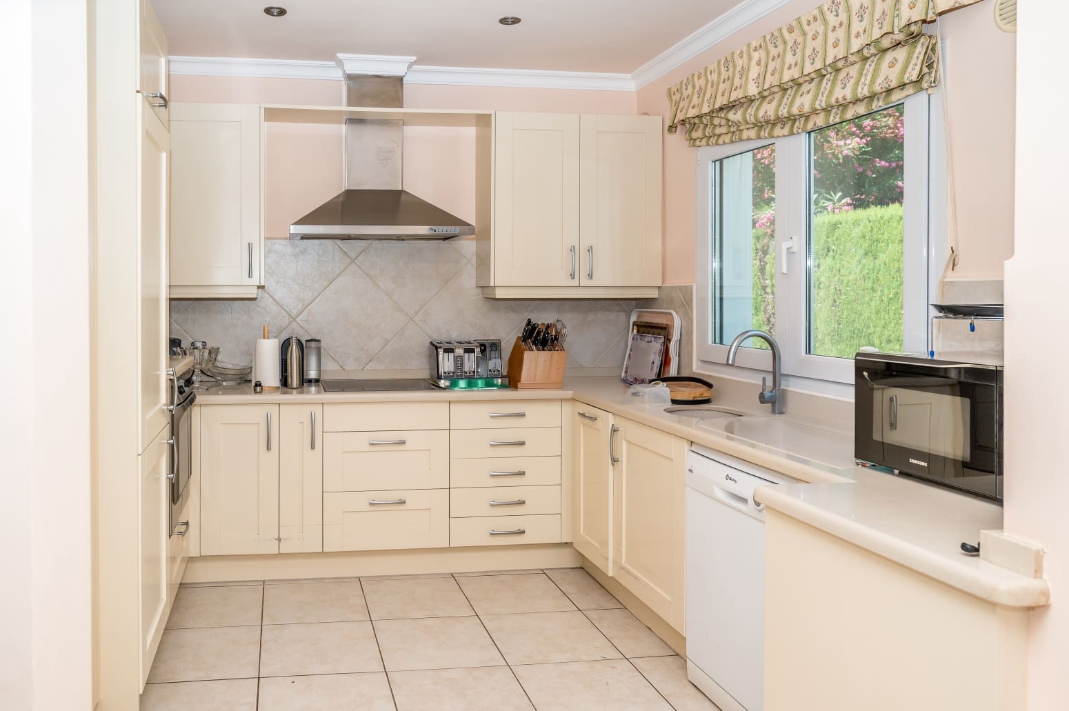 3 soveværelse Villa til salg i Moraira med swimmingpool garage - € 930.000 (Ref: 9168817)