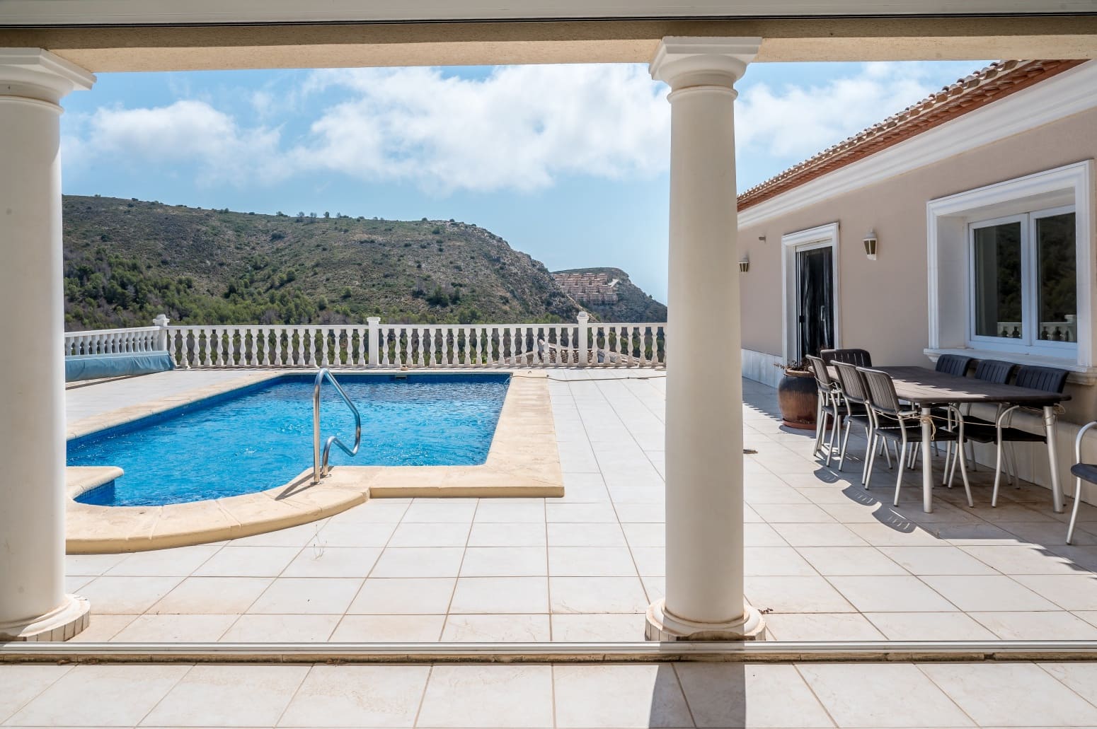 3 soveværelse Villa til salg i Moraira med swimmingpool garage - € 930.000 (Ref: 9168817)