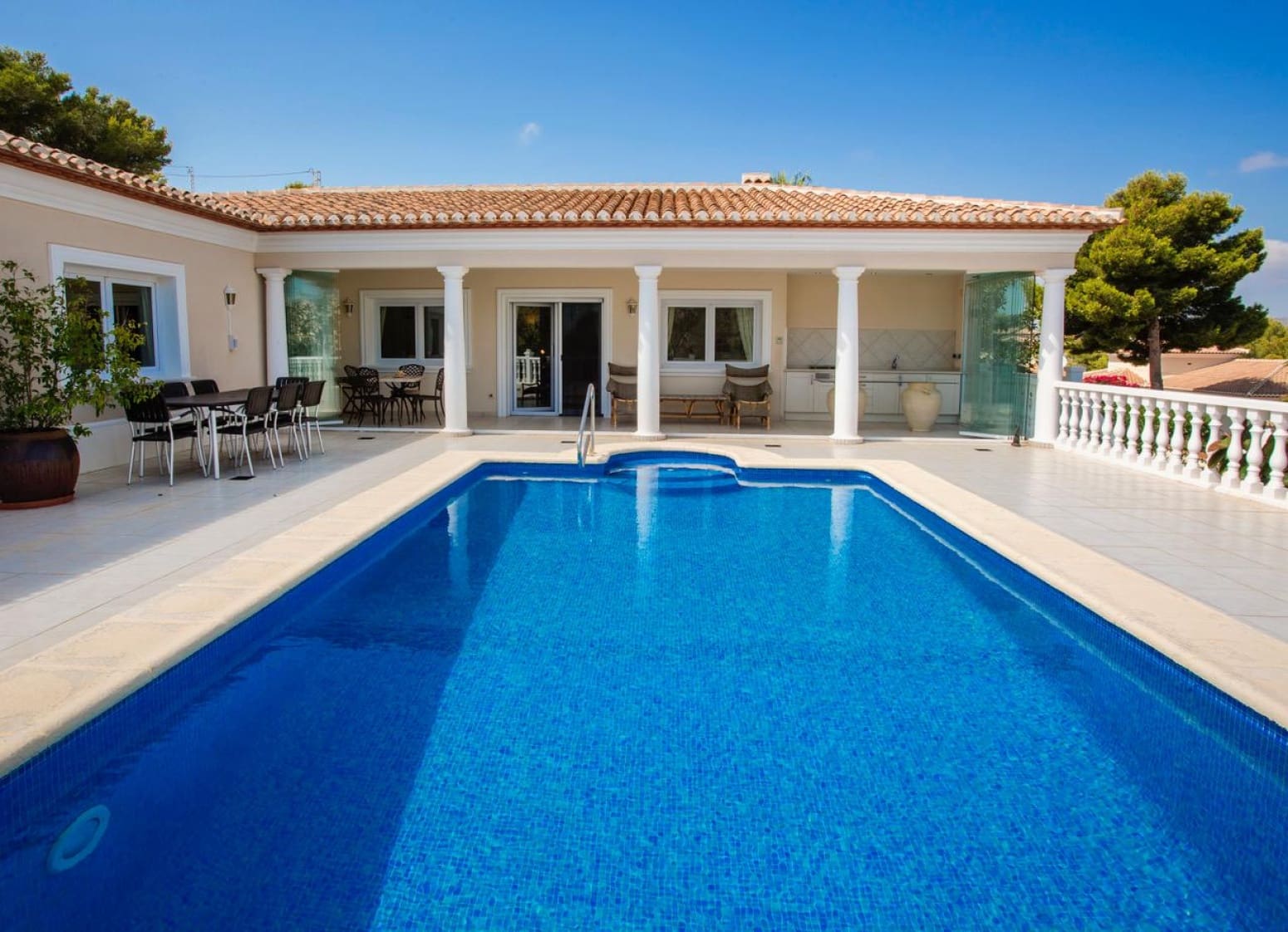 3 soveværelse Villa til salg i Moraira med swimmingpool garage - € 930.000 (Ref: 9168817)