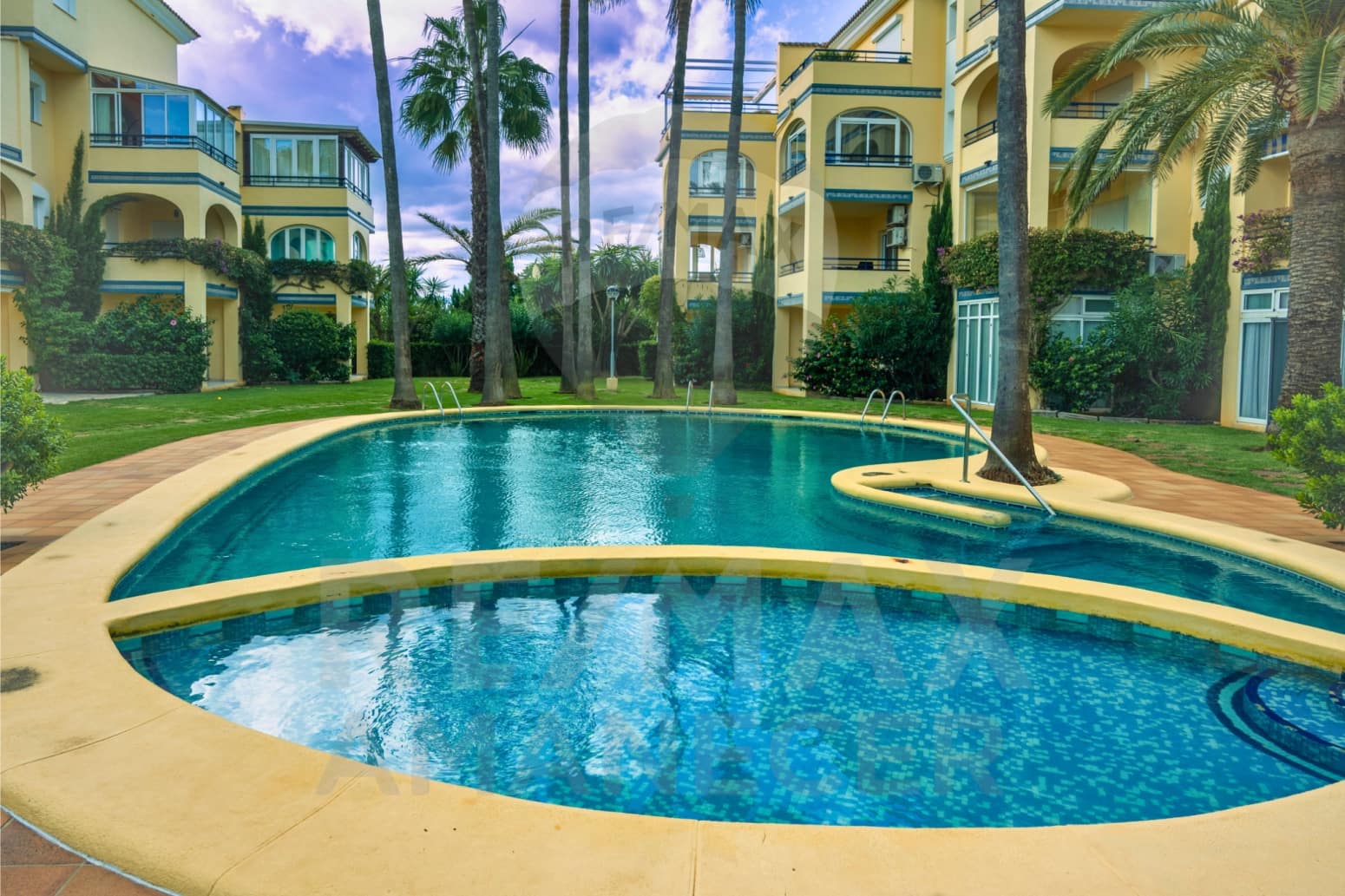 2 soveværelse Lejlighed til salg i Denia med swimmingpool garage - € 294.000 (Ref: 9261864)