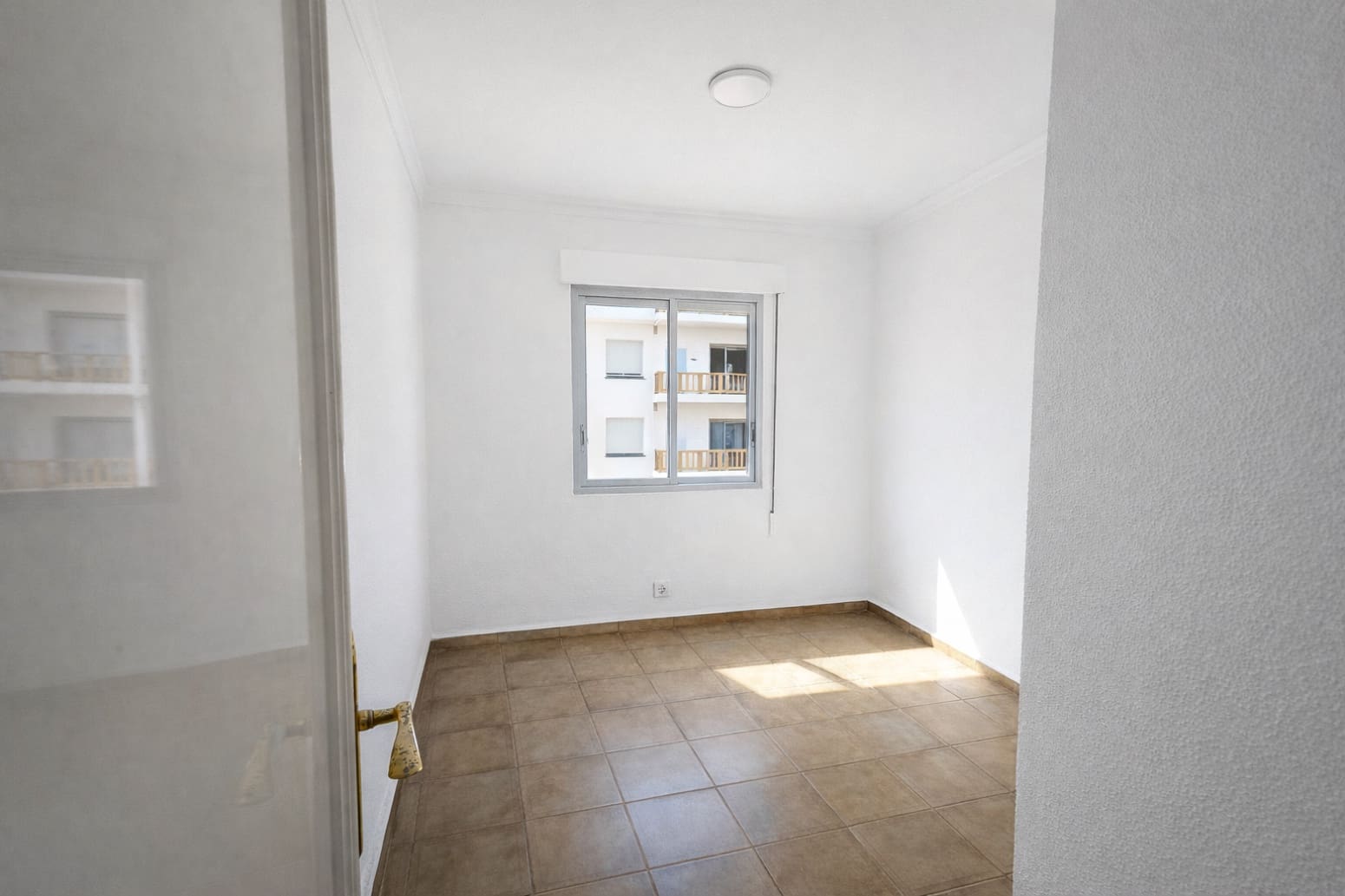 Piso de 2 habitaciones en Dénia en venta - 220.000 € (Ref: 9635102)