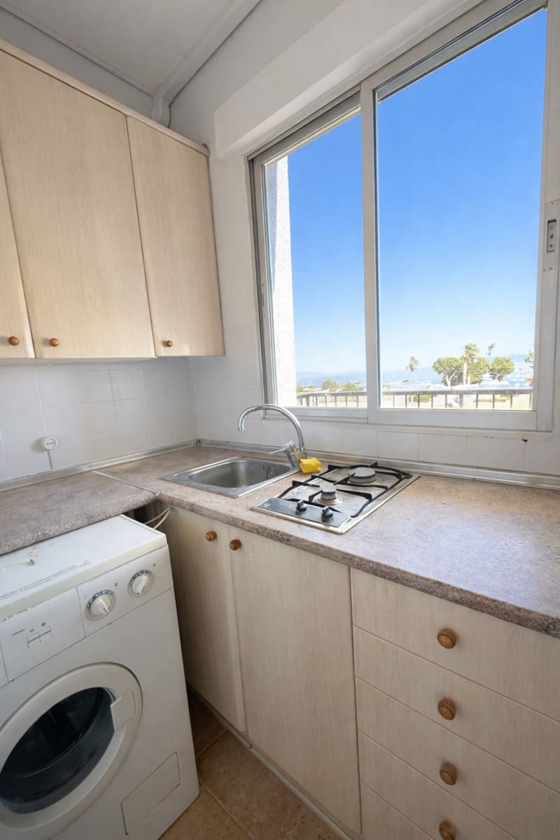 Piso de 2 habitaciones en Dénia en venta - 220.000 € (Ref: 9635102)