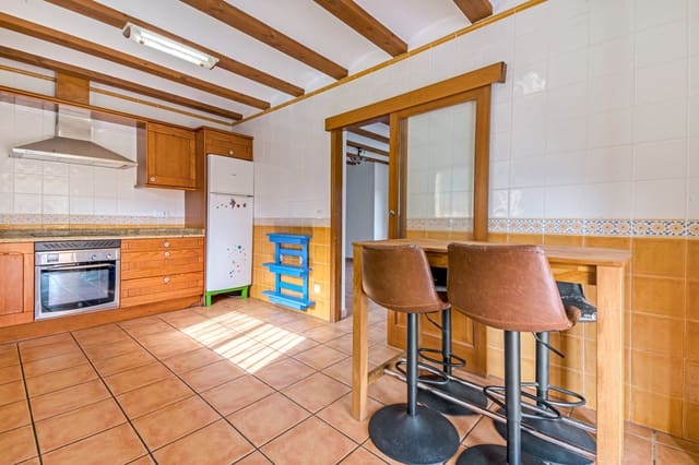 Chalet de 4 habitaciones en Orba en venta con piscina - 450.000 € (Ref: 9650346)