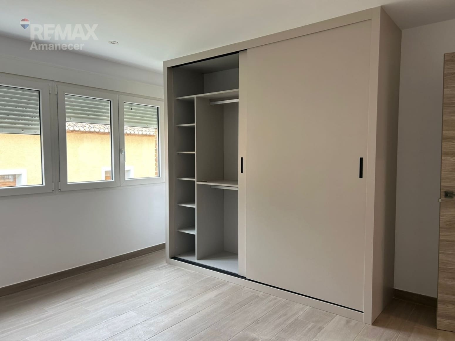 3 bedroom Flat for rent in Denia - € 1,300 (Ref: 9652883)