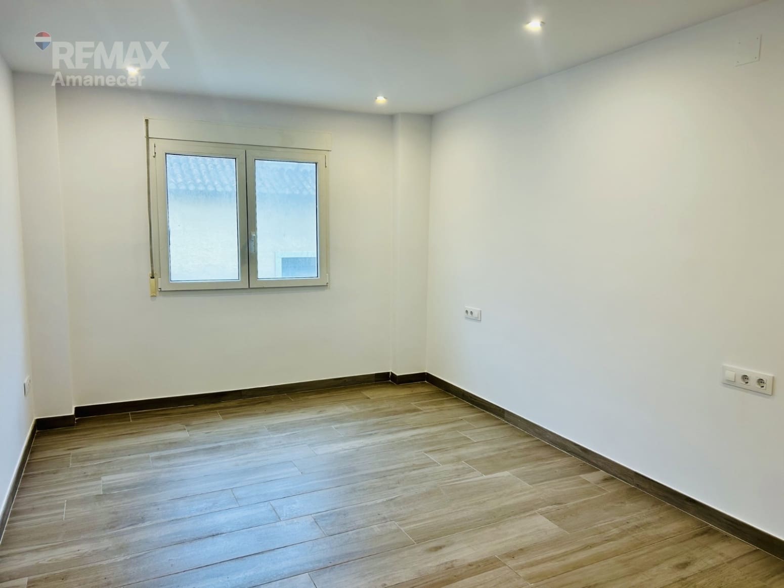 3 bedroom Flat for rent in Denia - € 1,300 (Ref: 9652883)