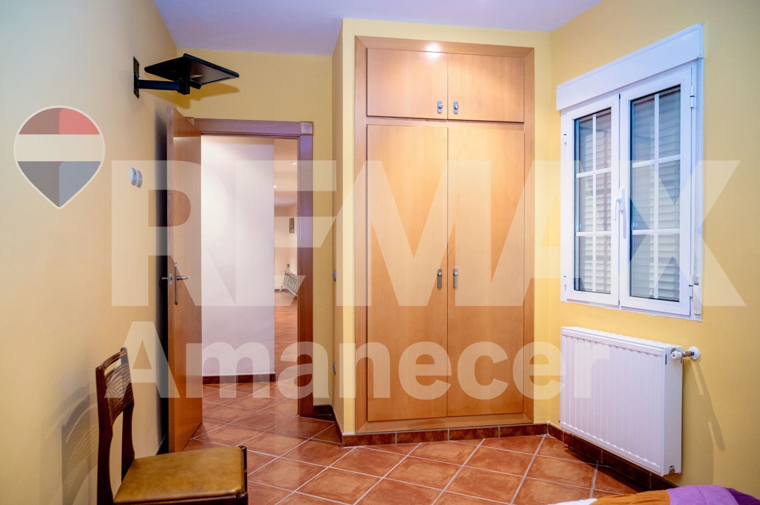 Chalet de 5 habitaciones en Alfafara en venta con garaje - 240.000 € (Ref: 9665411)