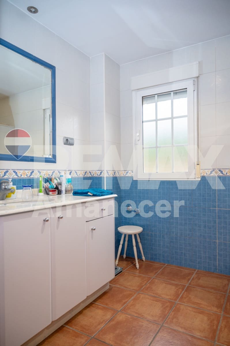 Chalet de 5 habitaciones en Alfafara en venta con garaje - 240.000 € (Ref: 9665411)