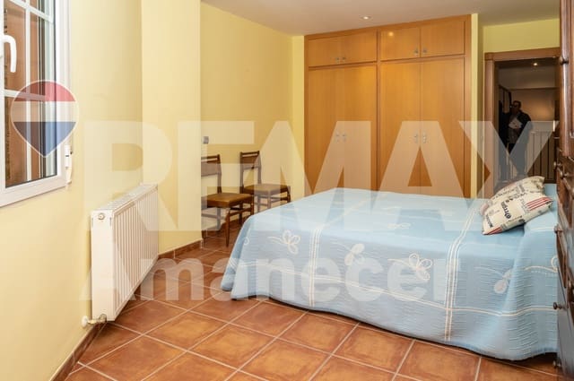 Chalet de 5 habitaciones en Alfafara en venta con garaje - 240.000 € (Ref: 9665411)