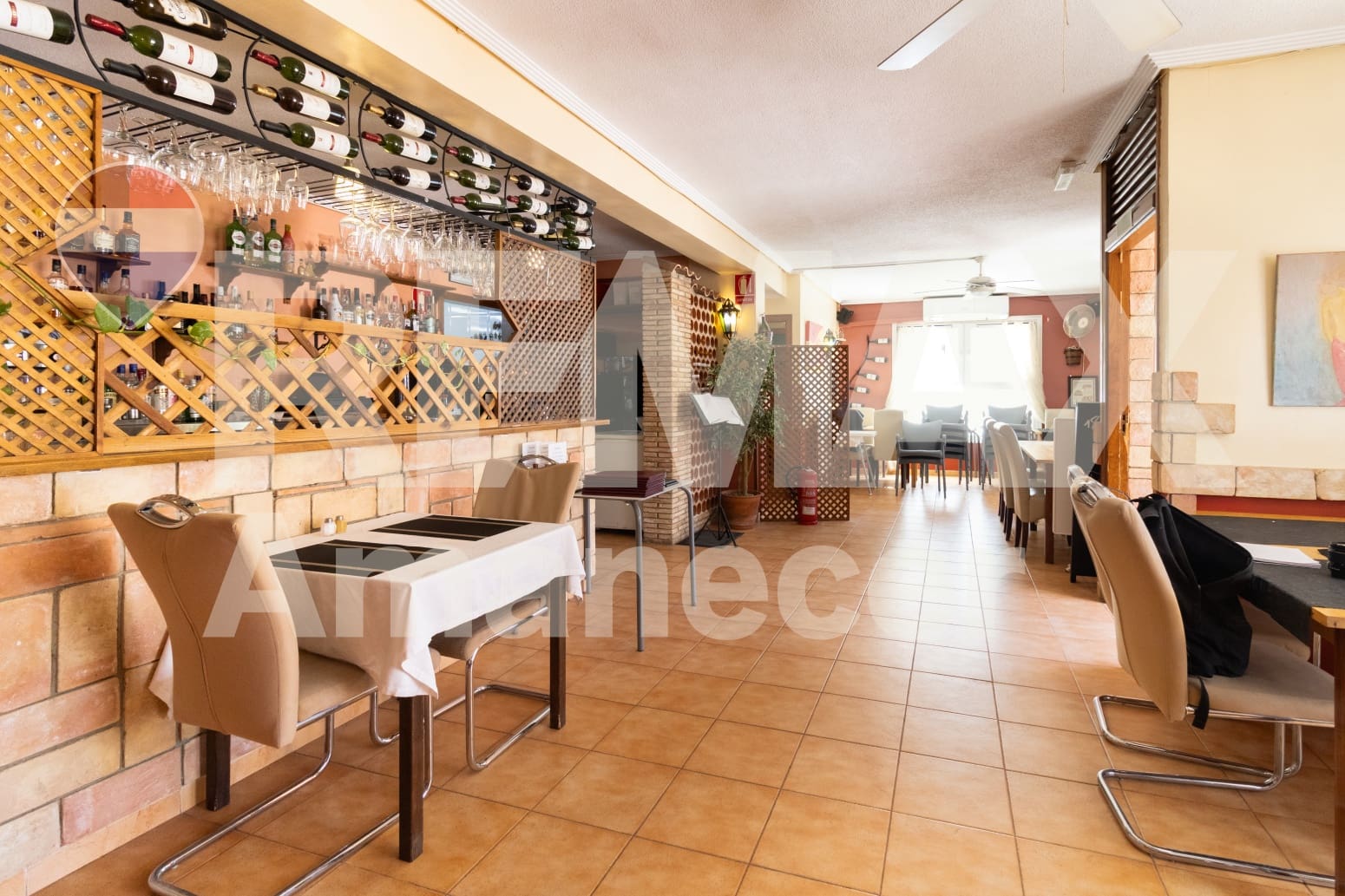 Commercial for sale in Torrevieja - € 218,000 (Ref: 9694236)