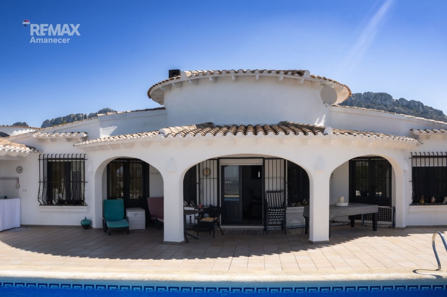 3 bedroom Villa for sale in Rafol de Almunia with pool garage - € 489,000 (Ref: 9733405)