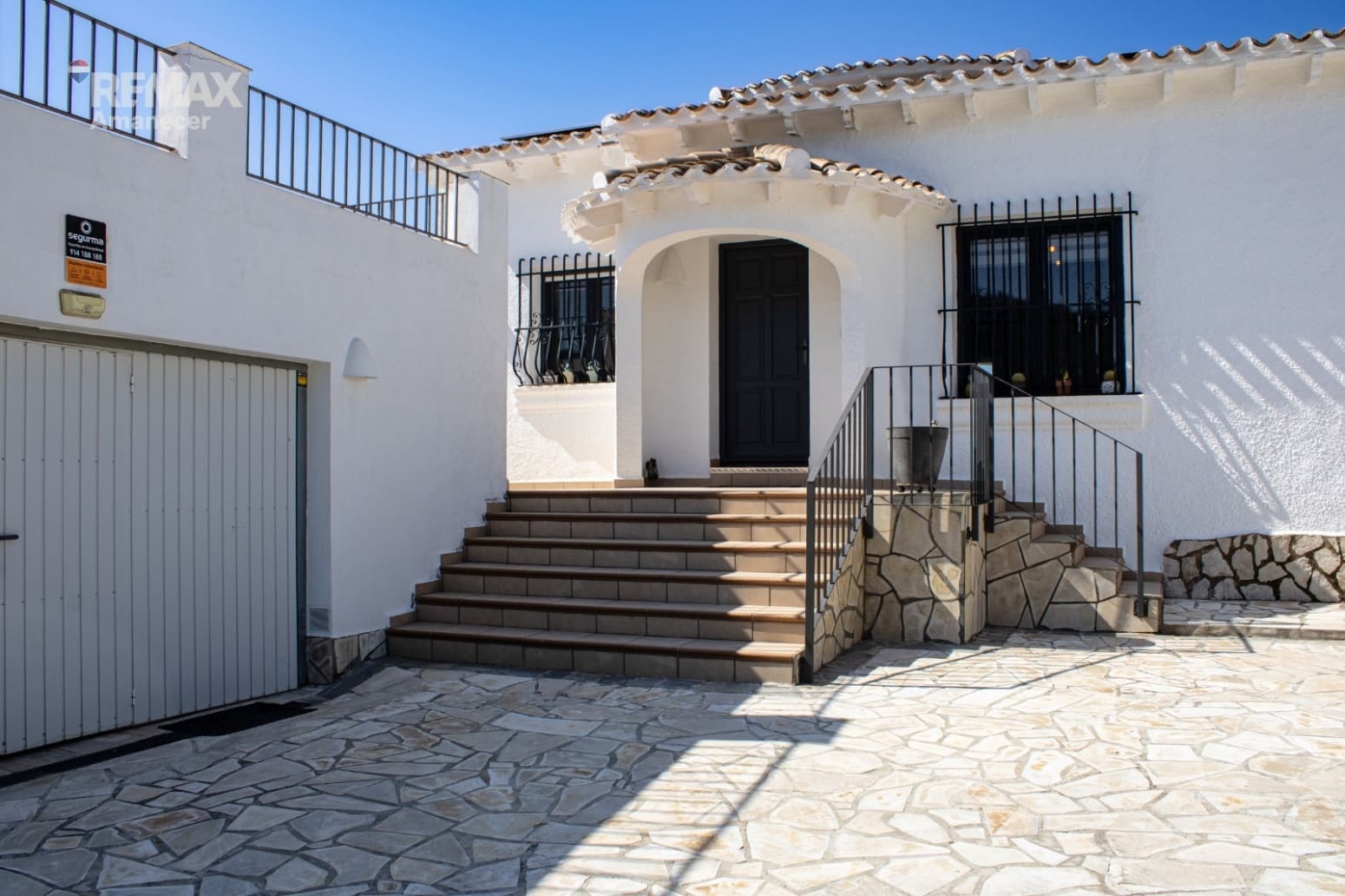 3 bedroom Villa for sale in Rafol de Almunia with pool garage - € 489,000 (Ref: 9733405)