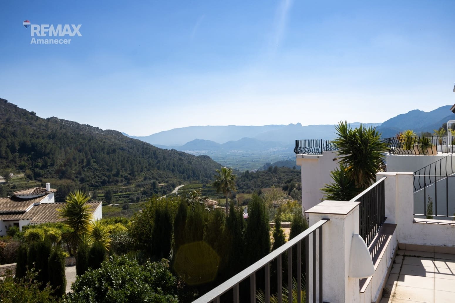 3 bedroom Villa for sale in Rafol de Almunia with pool garage - € 489,000 (Ref: 9733405)