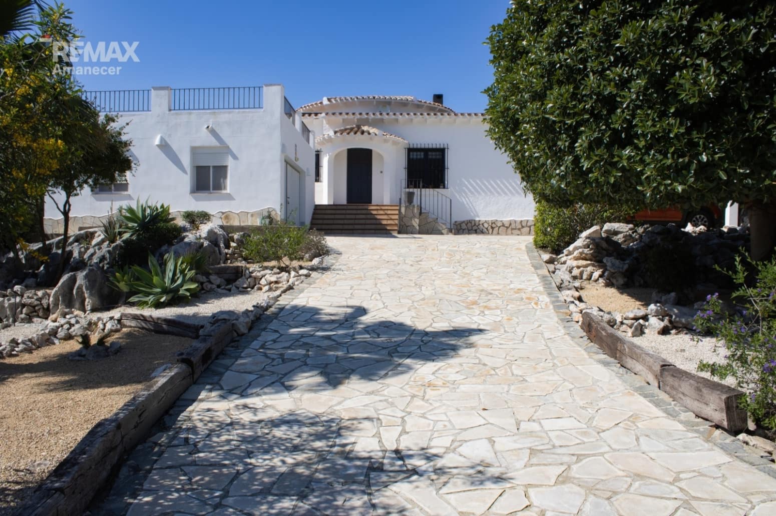 3 bedroom Villa for sale in Rafol de Almunia with pool garage - € 489,000 (Ref: 9733405)