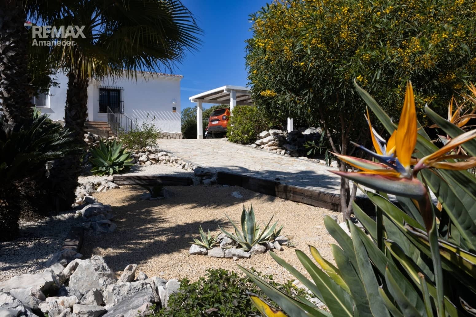 3 bedroom Villa for sale in Rafol de Almunia with pool garage - € 489,000 (Ref: 9733405)