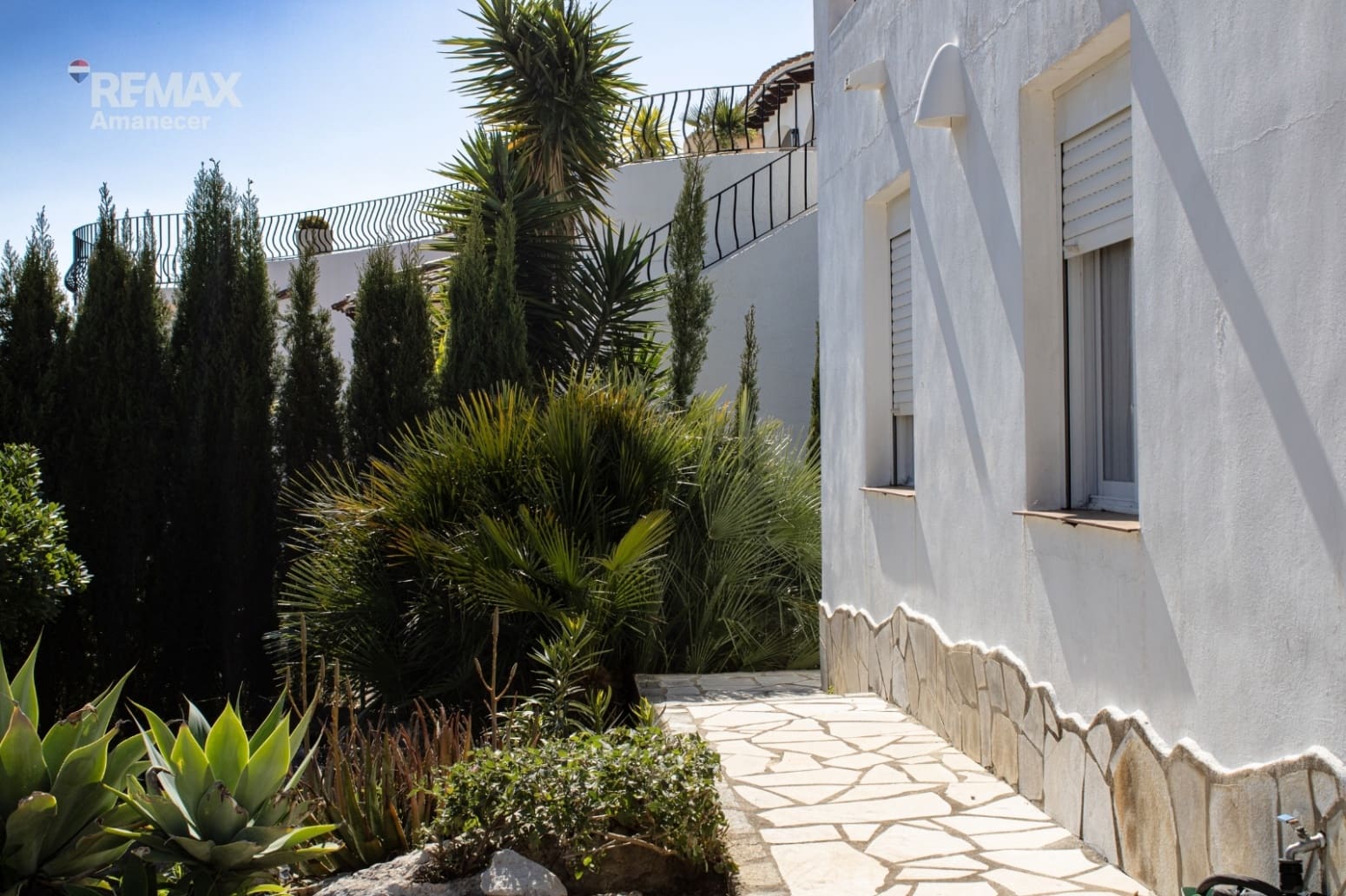 3 bedroom Villa for sale in Rafol de Almunia with pool garage - € 489,000 (Ref: 9733405)