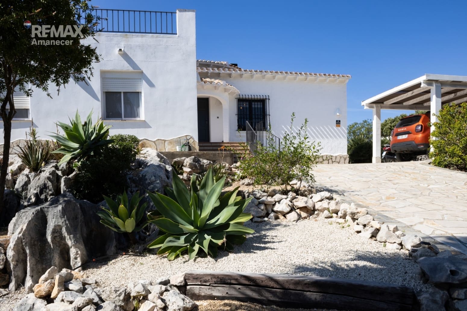 3 bedroom Villa for sale in Rafol de Almunia with pool garage - € 489,000 (Ref: 9733405)