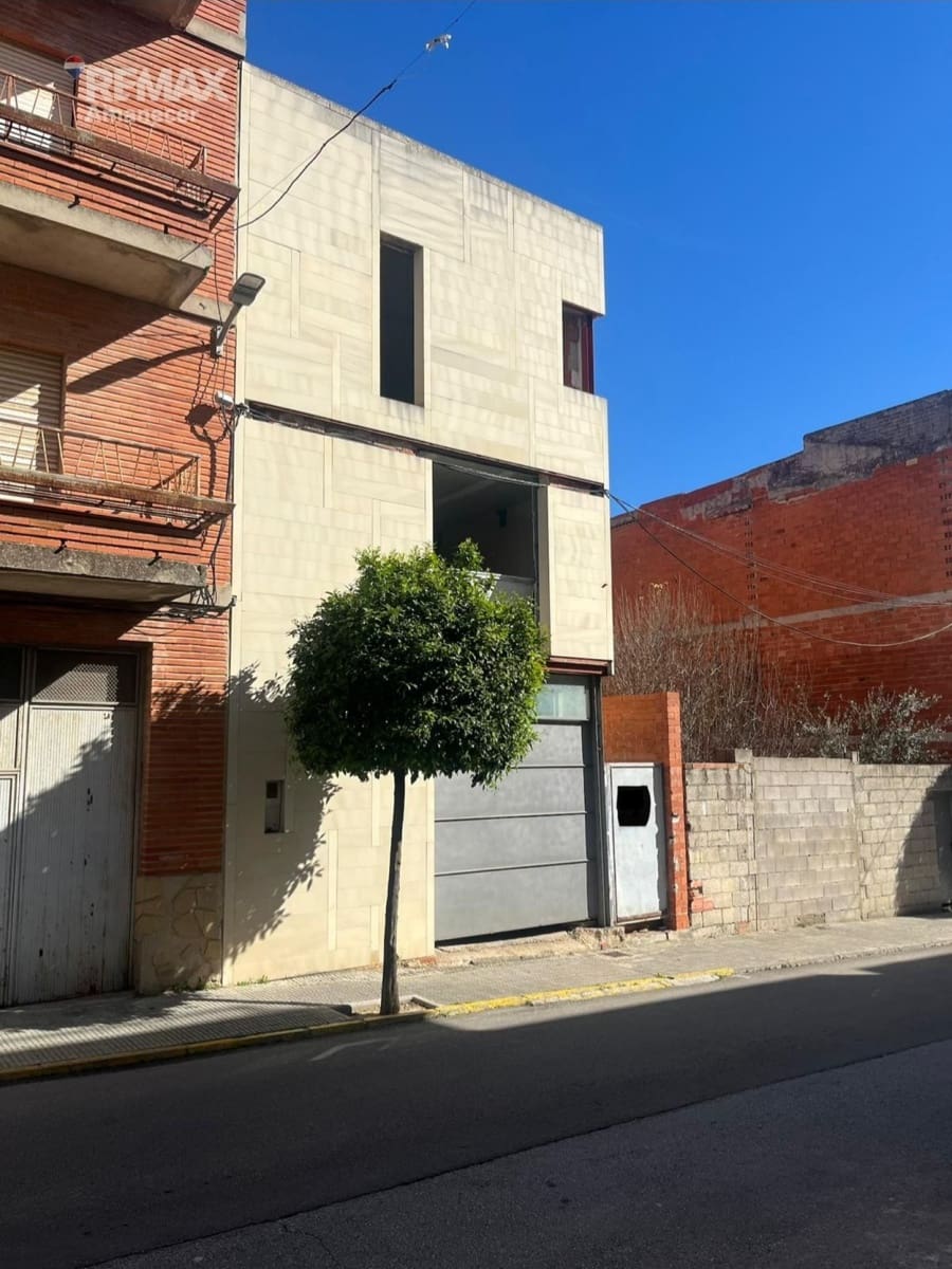 Flat for sale in L'Olleria - € 110,000 (Ref: 9777523)