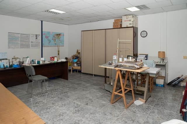 Erhverv til leje i Ontinyent - € 1.400 (Ref: 9782136)