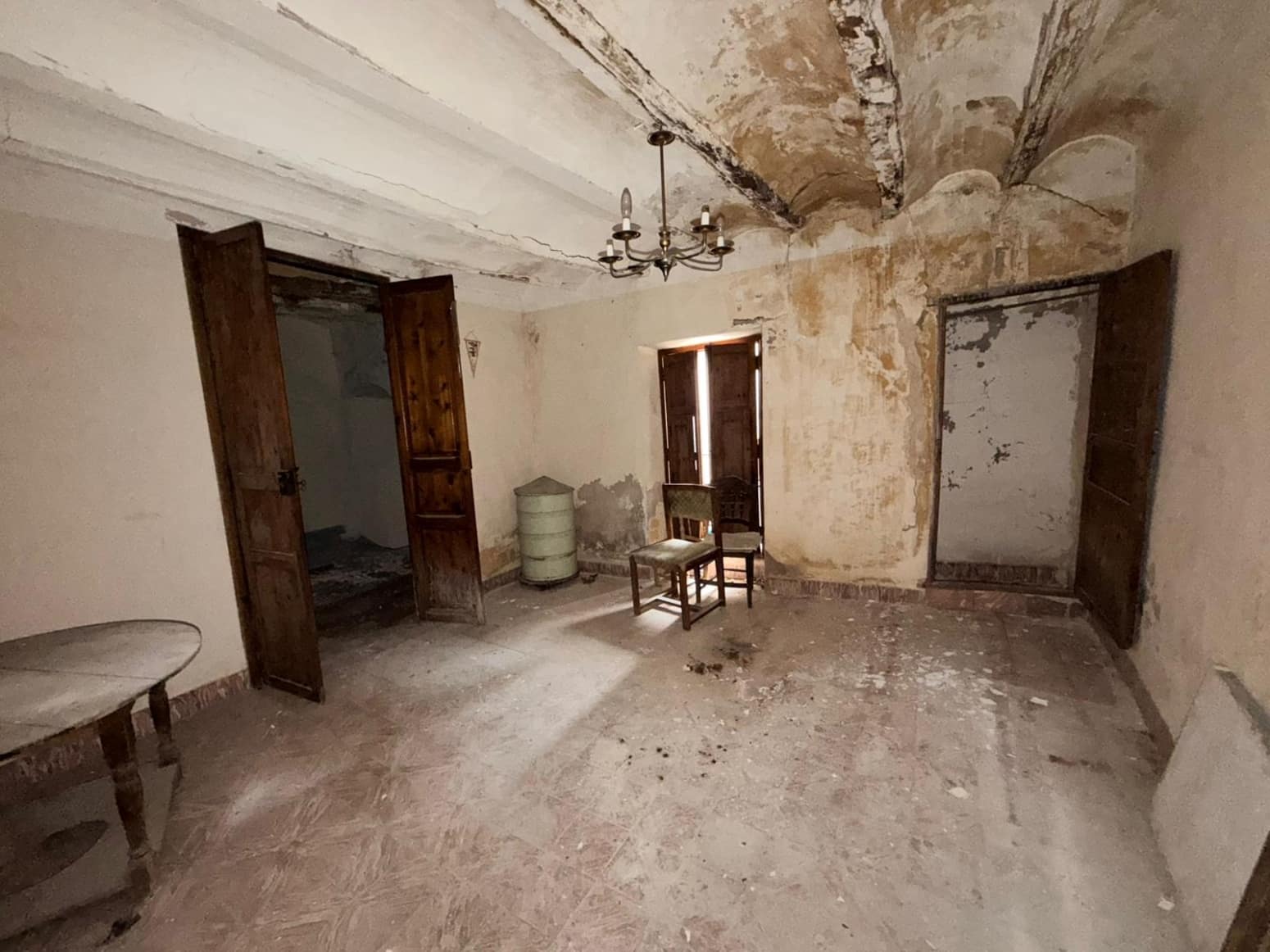 5 bedroom Villa for sale in Enguera - € 32,000 (Ref: 9824038)