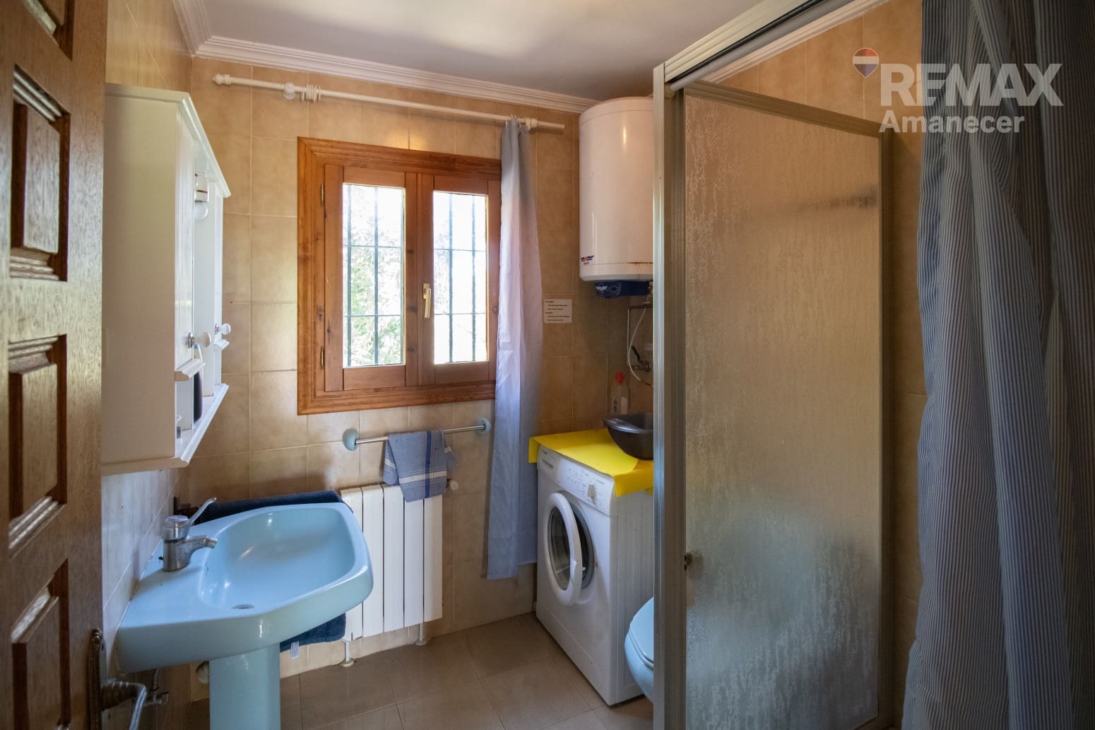 3 bedroom Villa for sale in Denia with pool garage - € 250,000 (Ref: 9834671)