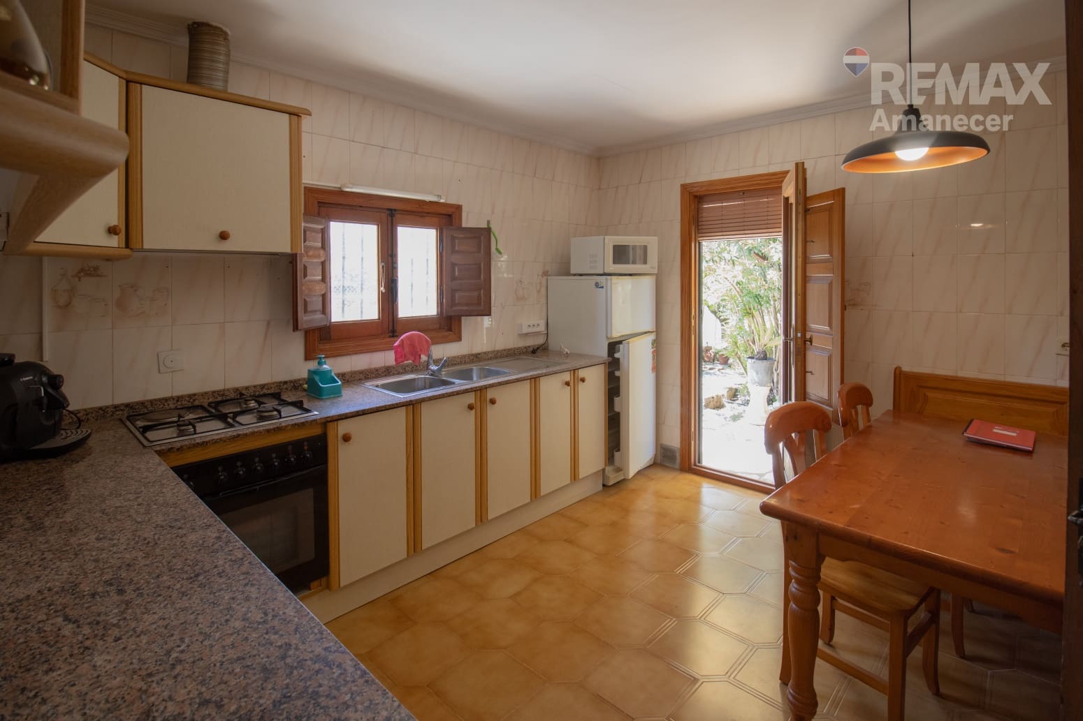 3 bedroom Villa for sale in Denia with pool garage - € 250,000 (Ref: 9834671)