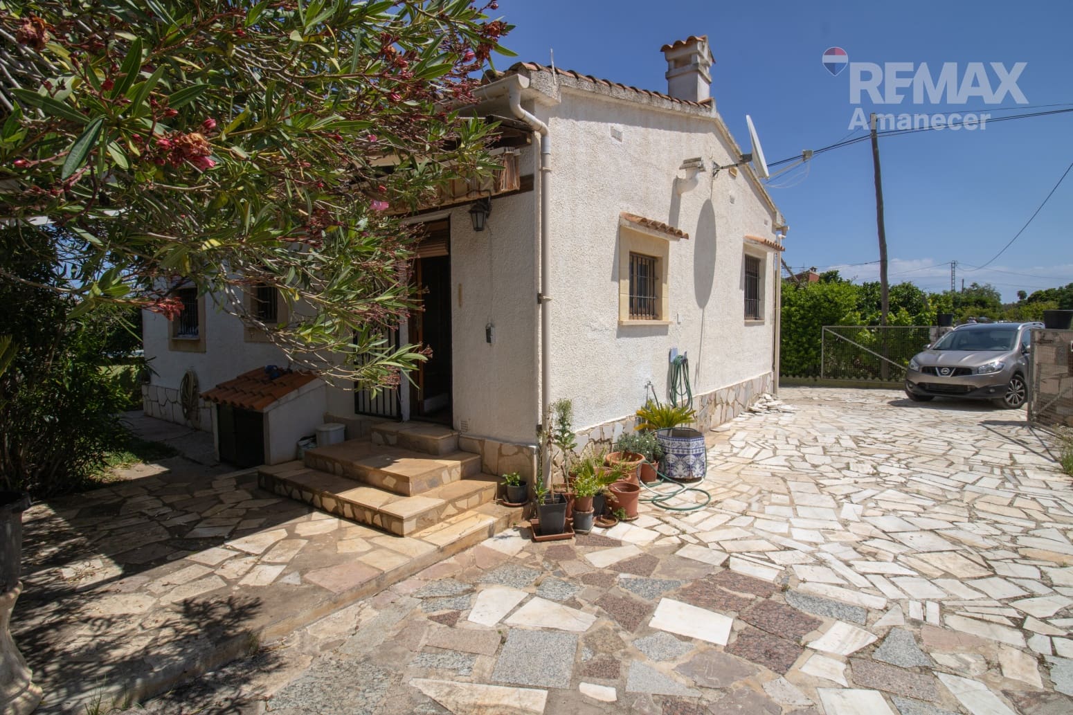 3 bedroom Villa for sale in Denia with pool garage - € 250,000 (Ref: 9834671)