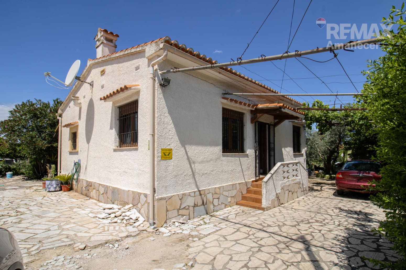 3 bedroom Villa for sale in Denia with pool garage - € 250,000 (Ref: 9834671)