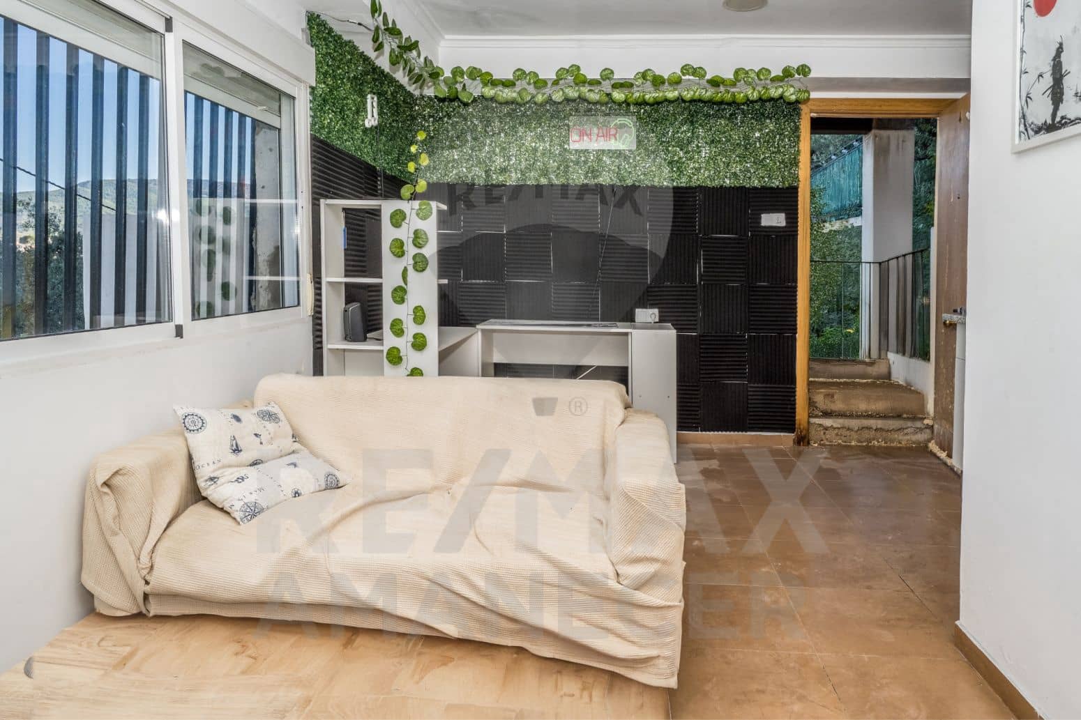 8 bedroom Villa for sale in Cocentaina - € 280,000 (Ref: 9847512)