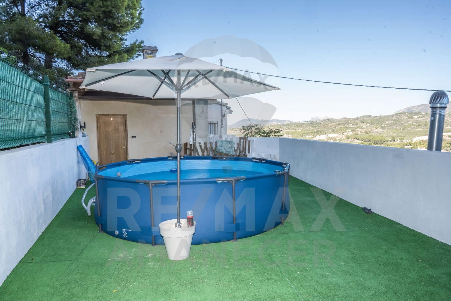 8 bedroom Villa for sale in Cocentaina - € 280,000 (Ref: 9847512)