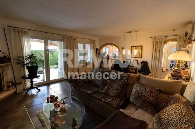 3 soverom Villa til salgs i El Montgó, Dénia med svømmebasseng garasje - € 495 000 (Ref: 9847513)
