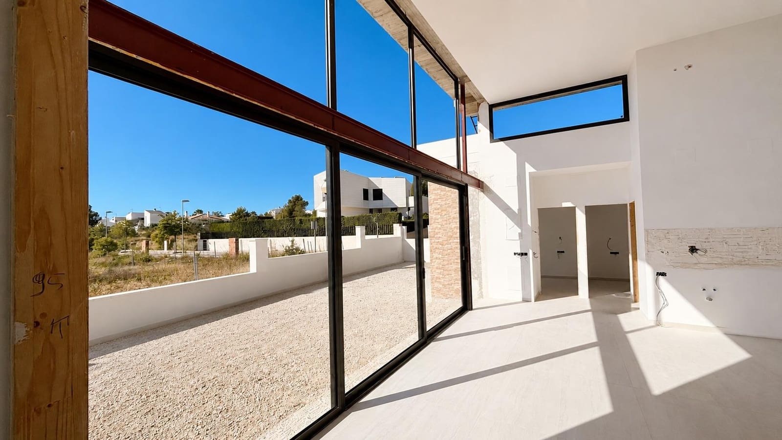 3 bedroom Villa for sale in Polop with pool garage - € 590,000 (Ref: 9847517)