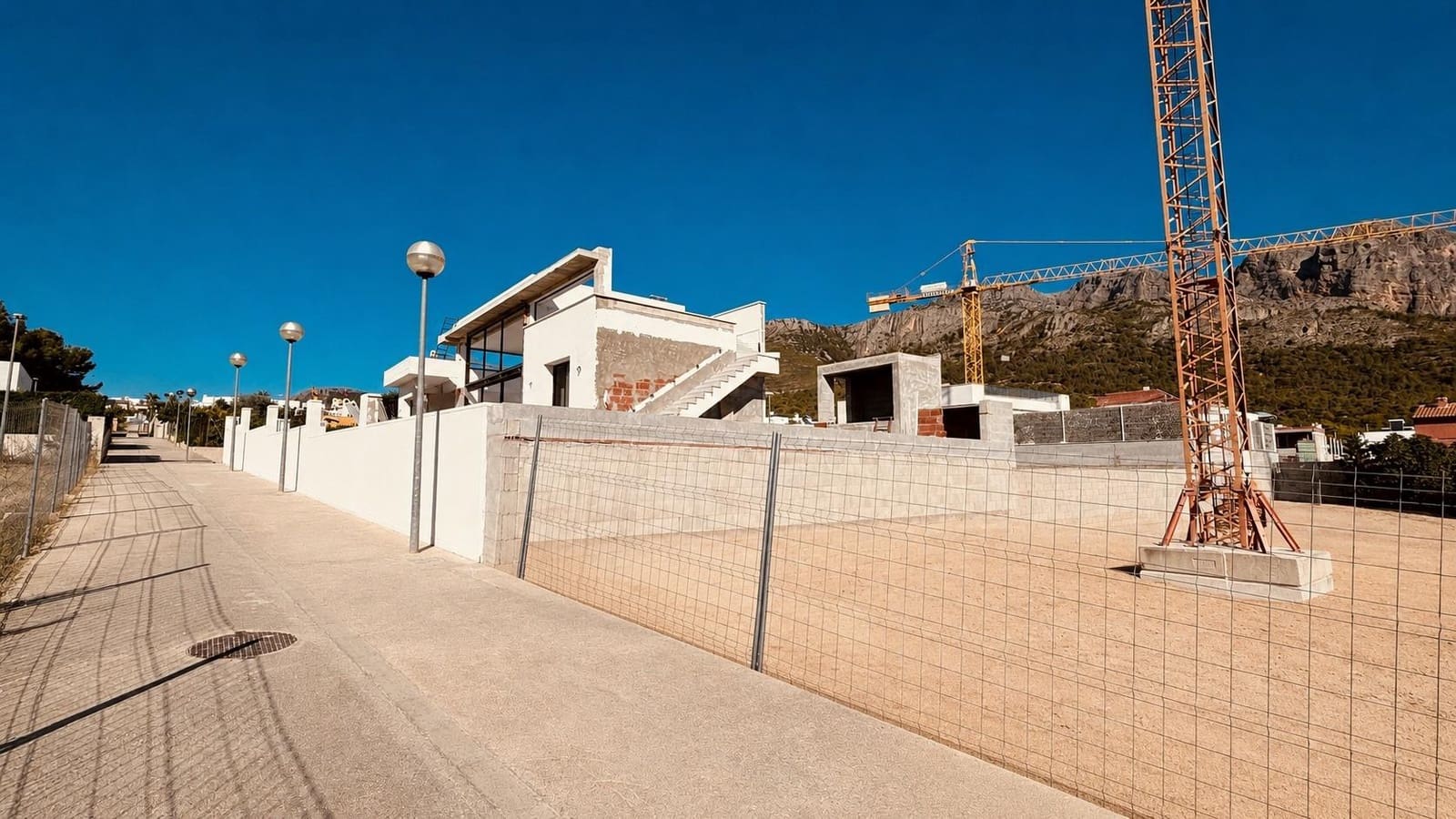 3 bedroom Villa for sale in Polop with pool garage - € 590,000 (Ref: 9847517)